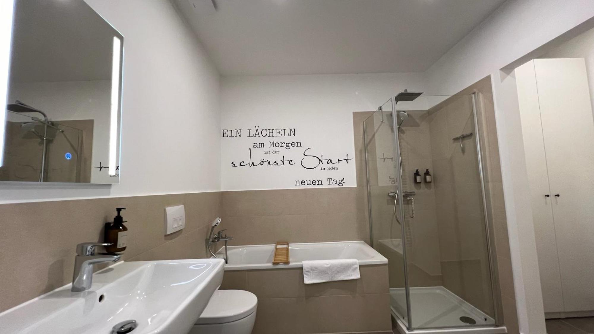 Apartment Neu! City-loft-apartment Im Goethe Palais I 5p I Lift I Parkplatz I Zentrum I Helios Aue (Saxony)